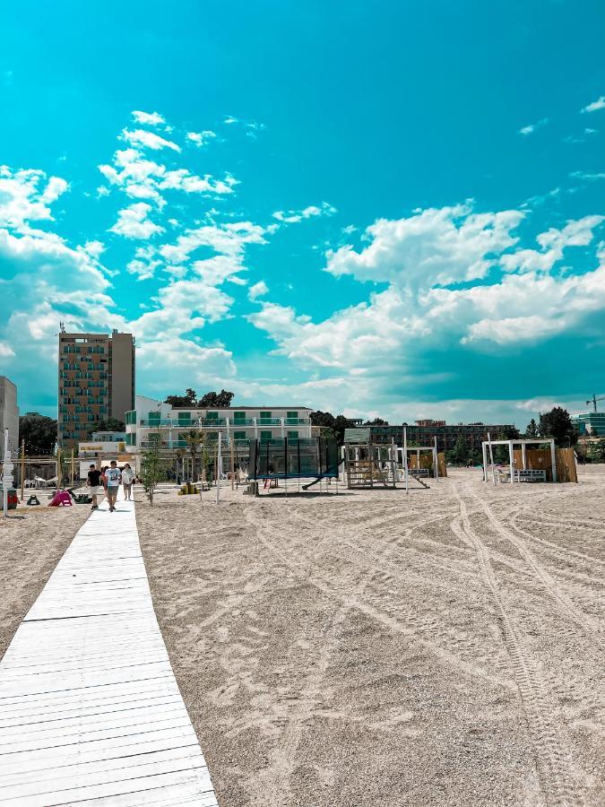Hotel Victory Mamaia Exterior foto